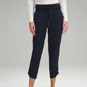 Lululemon dance studio mid-rise cropped pant